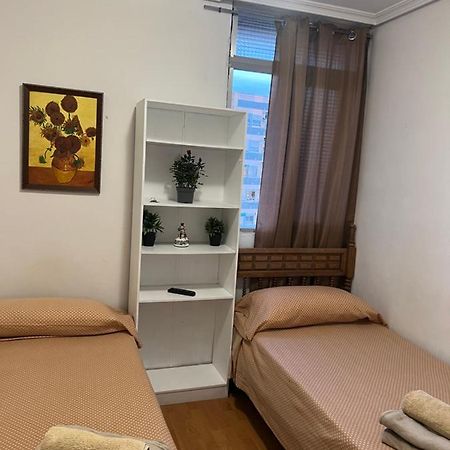 Malvarrosa Simple Shared Home 瓦伦西亚 外观 照片