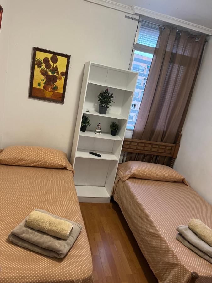 Malvarrosa Simple Shared Home 瓦伦西亚 外观 照片