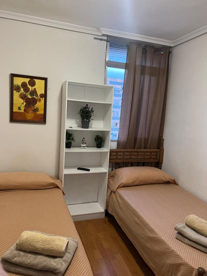 Malvarrosa Simple Shared Home 瓦伦西亚 外观 照片