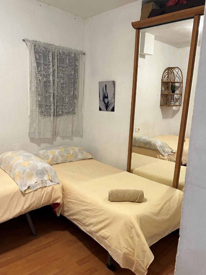 Malvarrosa Simple Shared Home 瓦伦西亚 外观 照片