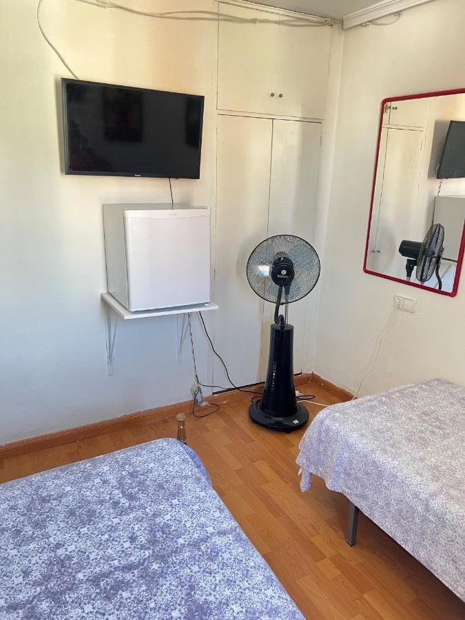 Malvarrosa Simple Shared Home 瓦伦西亚 外观 照片
